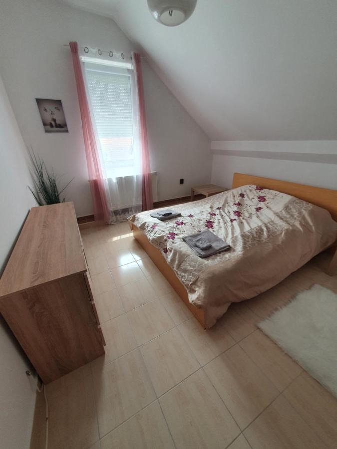 Sosto Apartman Szekesfehervar Exterior photo