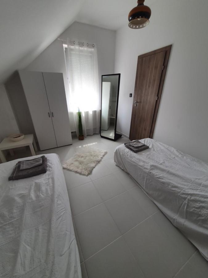 Sosto Apartman Szekesfehervar Exterior photo
